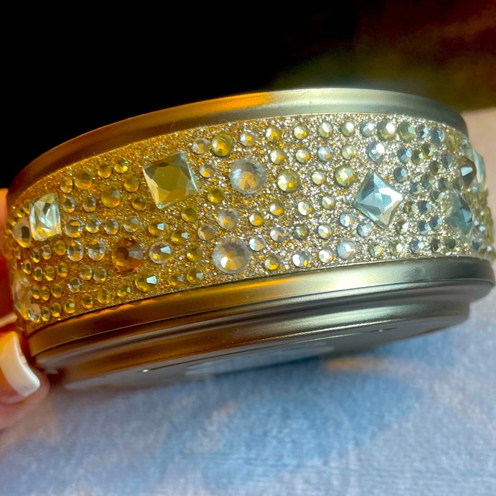 Candle holder
